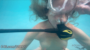 xsiteability.com - Portia Everly Suspended In Water 1 thumbnail